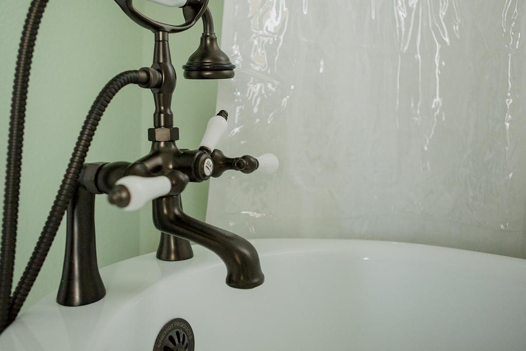 Red Velvet Inn Navasota Room photo