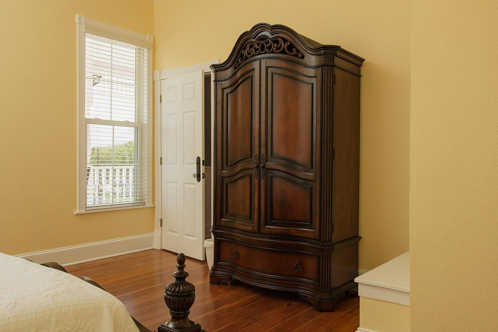 Red Velvet Inn Navasota Room photo