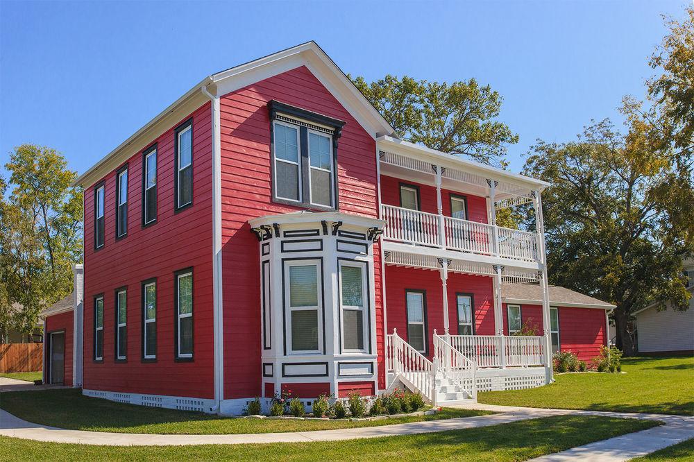 Red Velvet Inn Navasota Exterior photo